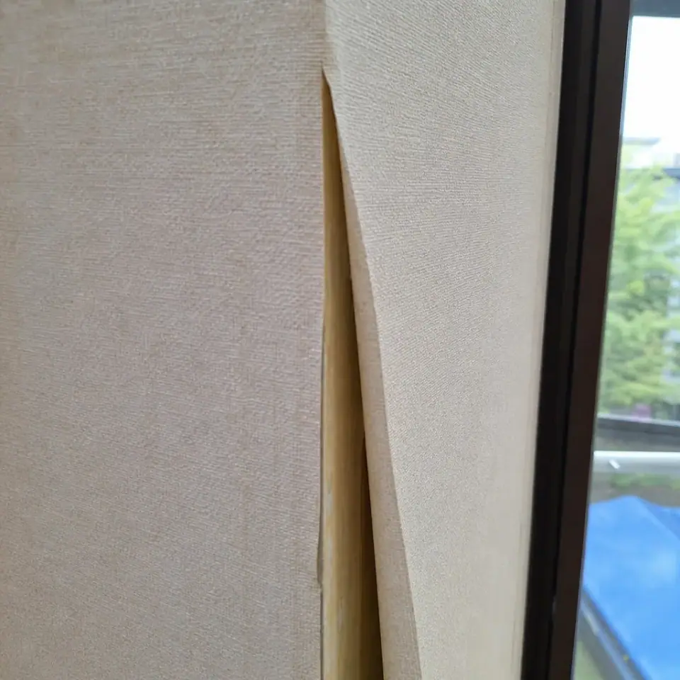 継ぎ目が浮いている・めくれている